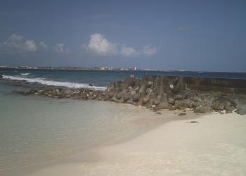 Malediven_Artifical_Beach